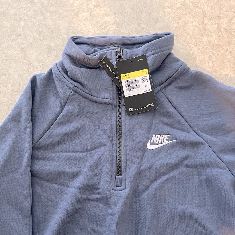 brand new Nike Sportswear Fleece Half Zip